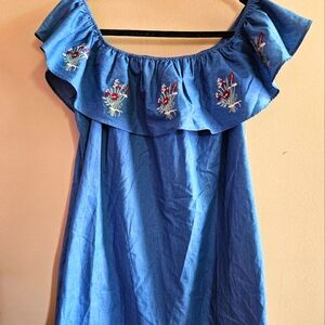 Off Shoulders Chambray Dress by French Grey, size M in Blue. Knee length.